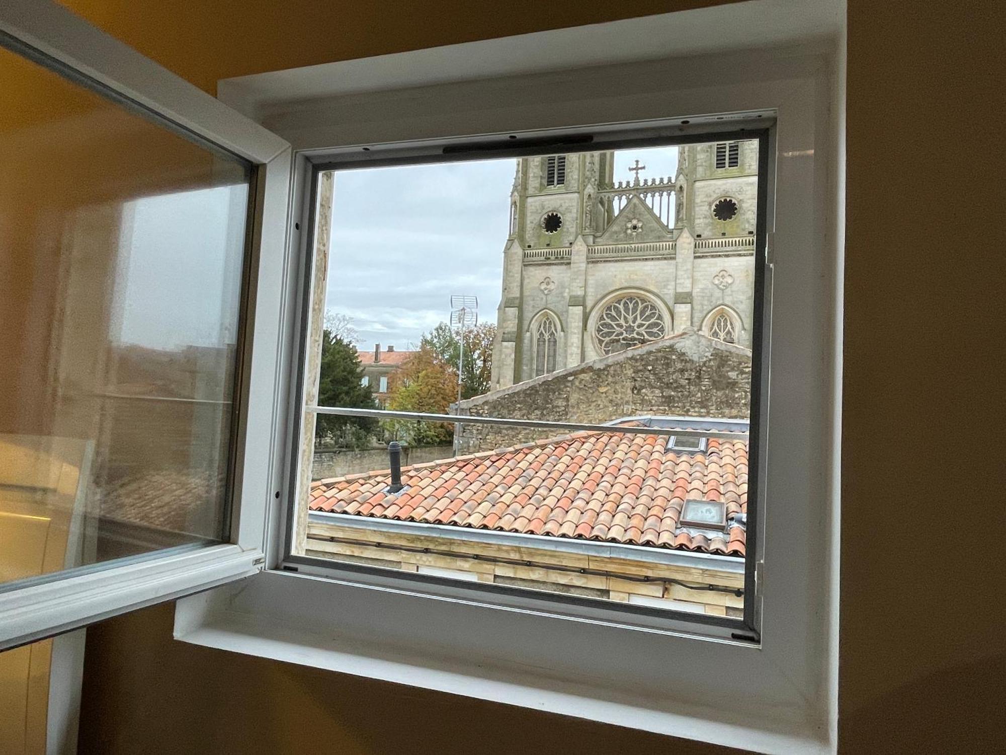 Apartament Chez Jean-Yves Et Zoe - Le Saint Andre - Au Calme, Tres Propre, Proche Parkings, Clim Niort Zewnętrze zdjęcie