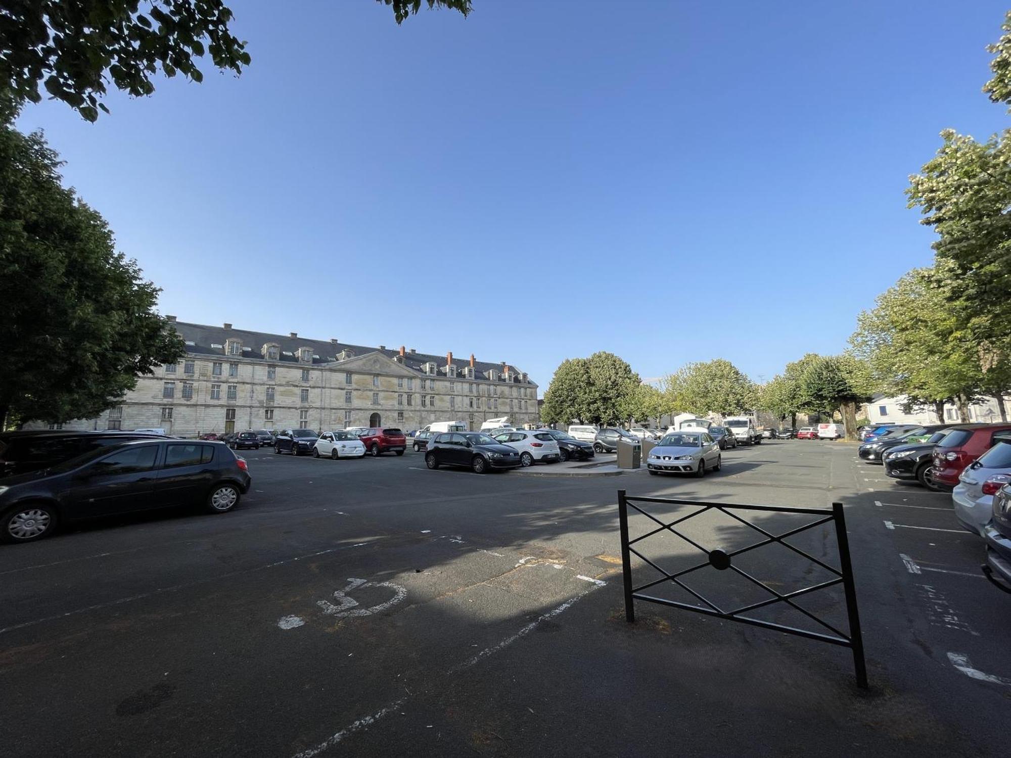 Apartament Chez Jean-Yves Et Zoe - Le Saint Andre - Au Calme, Tres Propre, Proche Parkings, Clim Niort Zewnętrze zdjęcie