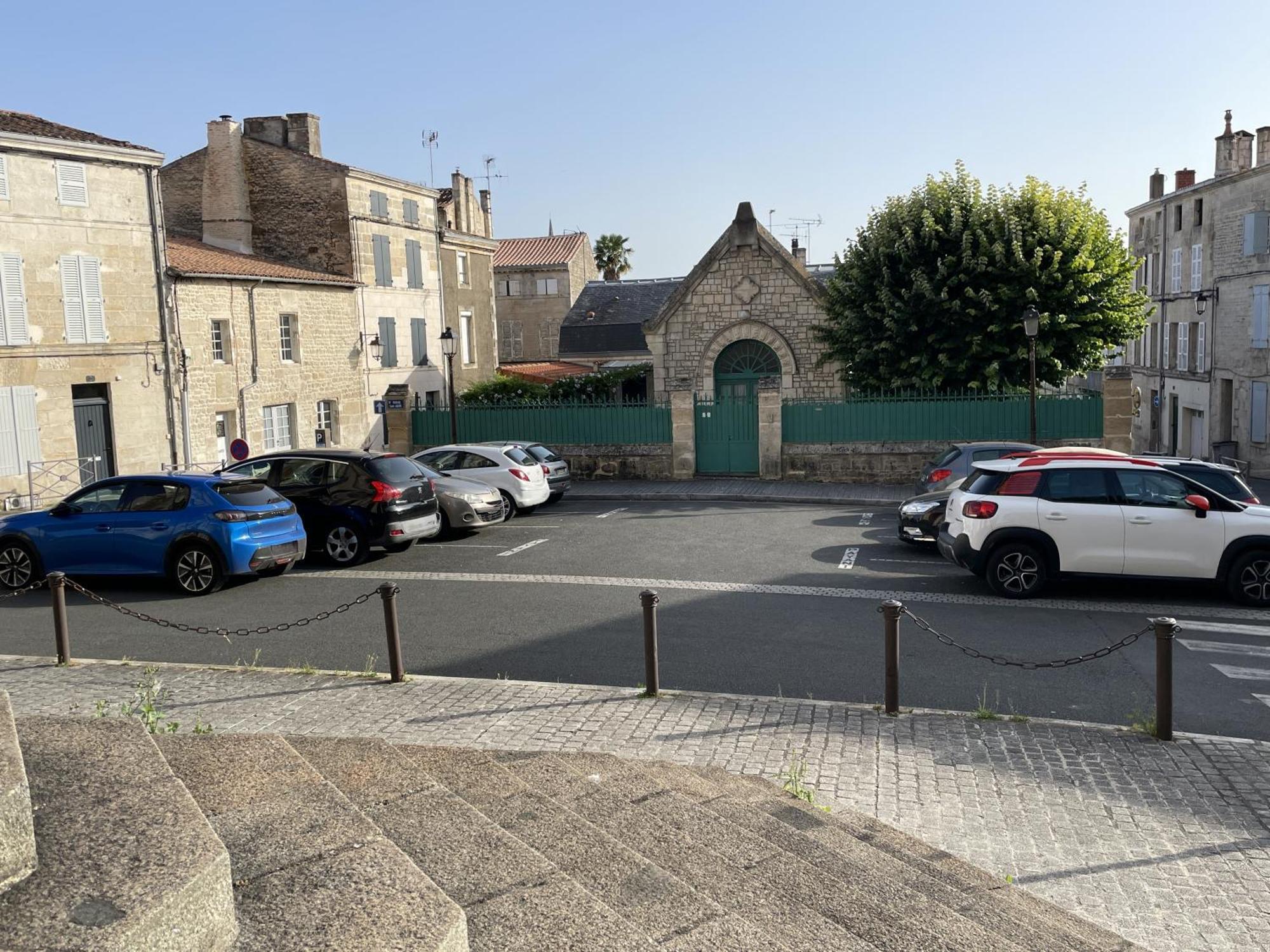 Apartament Chez Jean-Yves Et Zoe - Le Saint Andre - Au Calme, Tres Propre, Proche Parkings, Clim Niort Zewnętrze zdjęcie